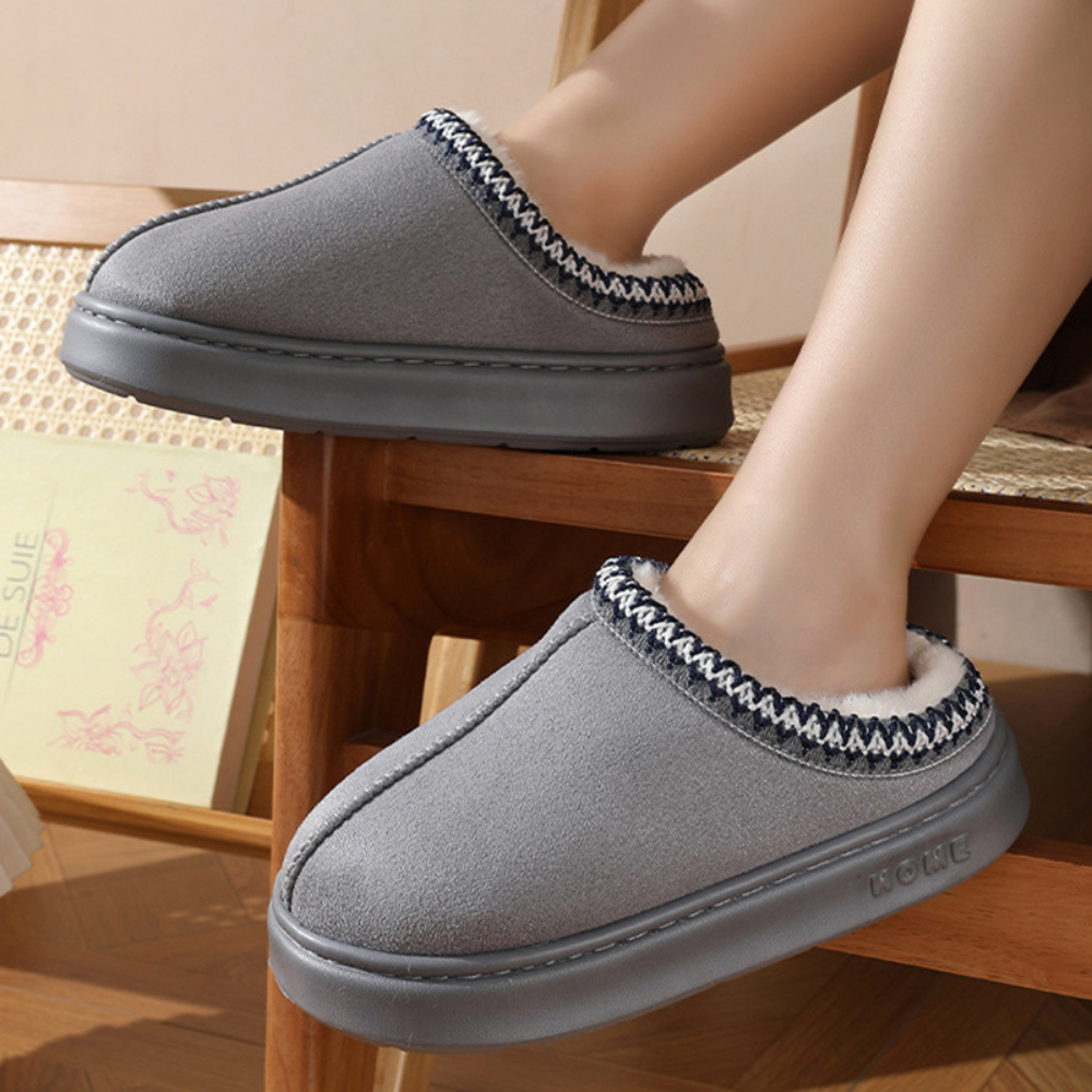 Luxora Fluffy Insole Platform Slippers Winter Slip On Faux Fur Shoes