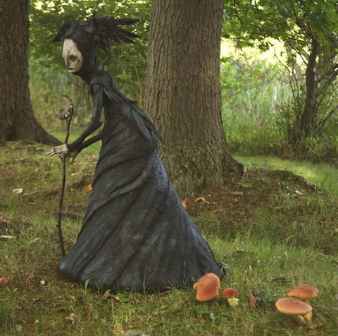 Luxora The Dark and Bizarre Art – Creepy Witch Sculptures