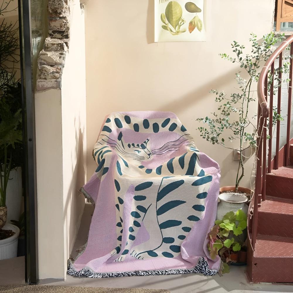 RoyaleGlow Artful She Tiger Throw Blanket 130x160 cm