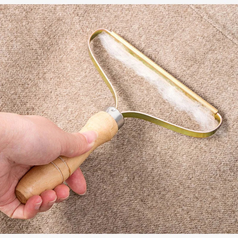 RoyaleGlow Wooden Pet Hair Remover - Eco-Friendly Lint Tool