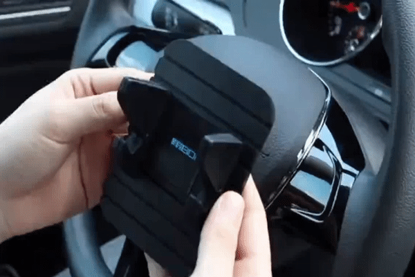 Royaleva Non-Slip Phone Holder For The Car - Easy Setup