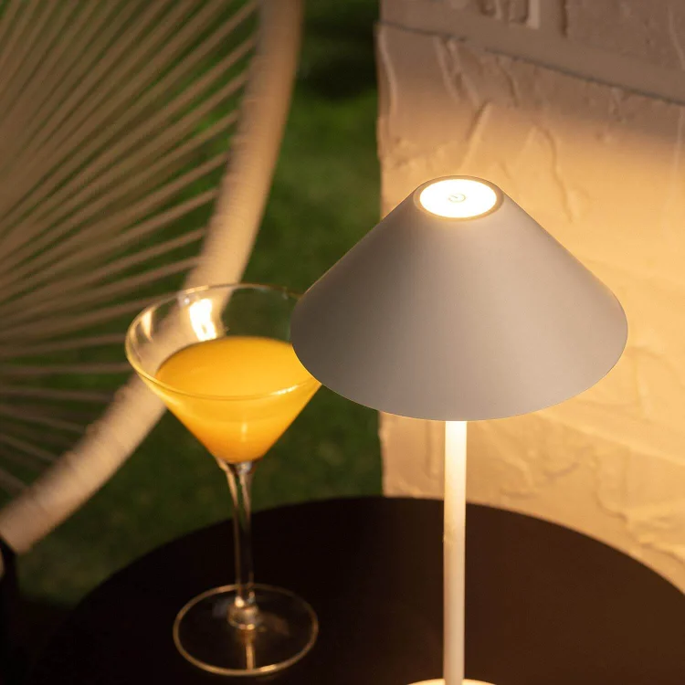 Royelux Cordless Cone Lamp - Dimmable & Waterproof - Creame / Medium
