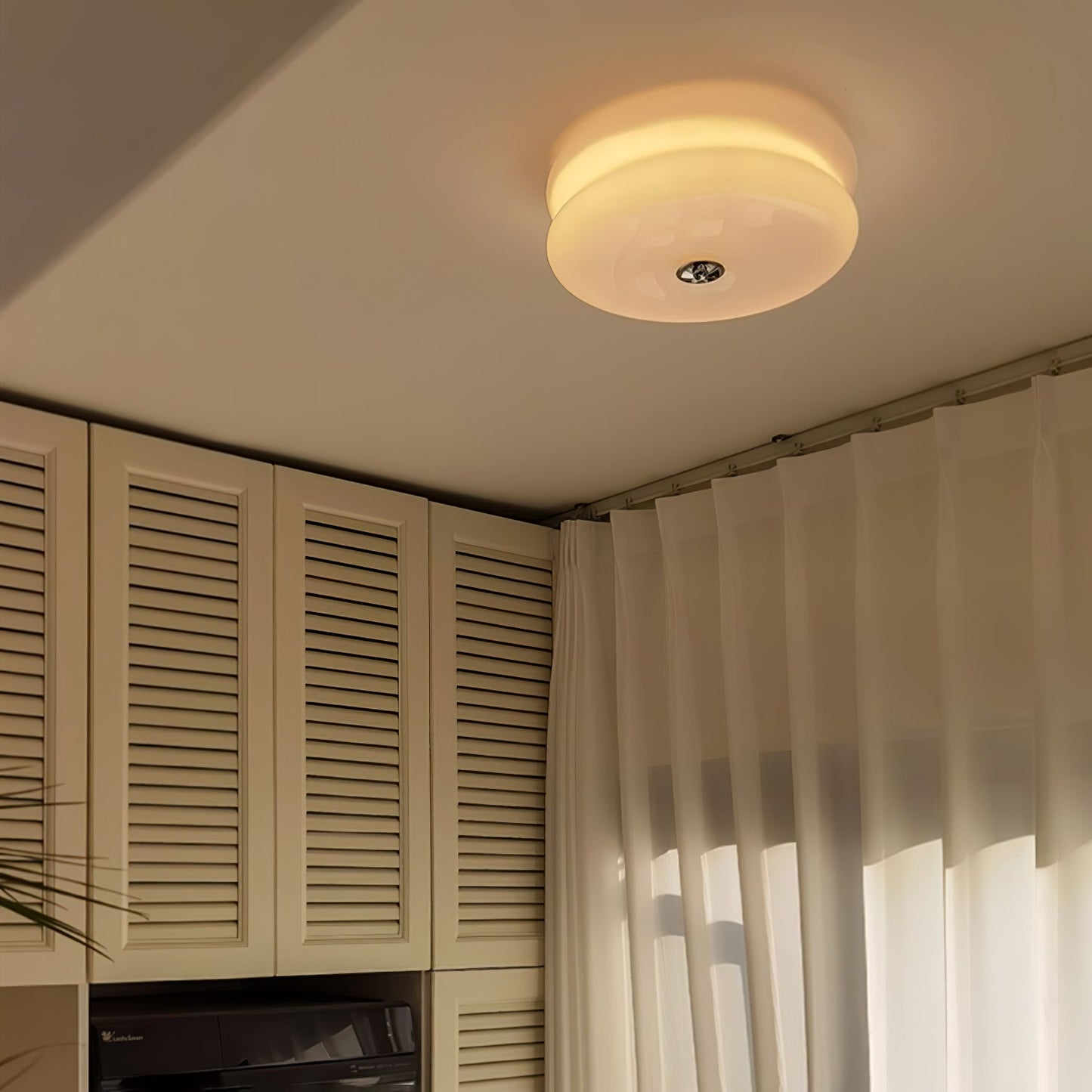 RoyaleGlow Art Deco Vintage Ceiling Light - Elegant Design
