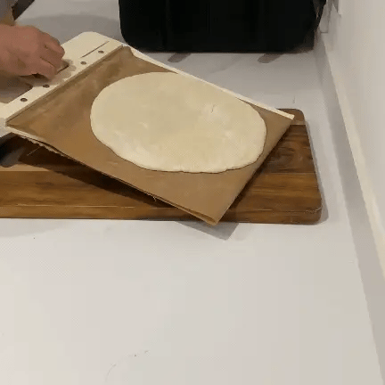 Luxora Sliding Pizza Peel – Easily Transfer & Serve Your Pizza