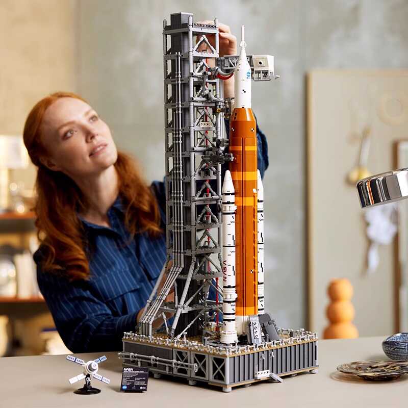 RoyaleGlow NASA Artemis Space System Model Kit 3601 Pieces