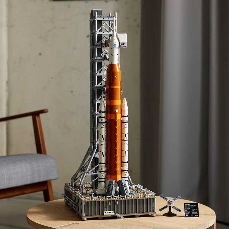 RoyaleGlow NASA Artemis Space System Model Kit 3601 Pieces