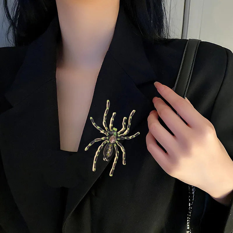 Large Size Exaggerated Funny Spider Brooch Creative Halloween Brooches Green Rhinestones Pin Punk Hip Hop Trend Jewelry Gift 3