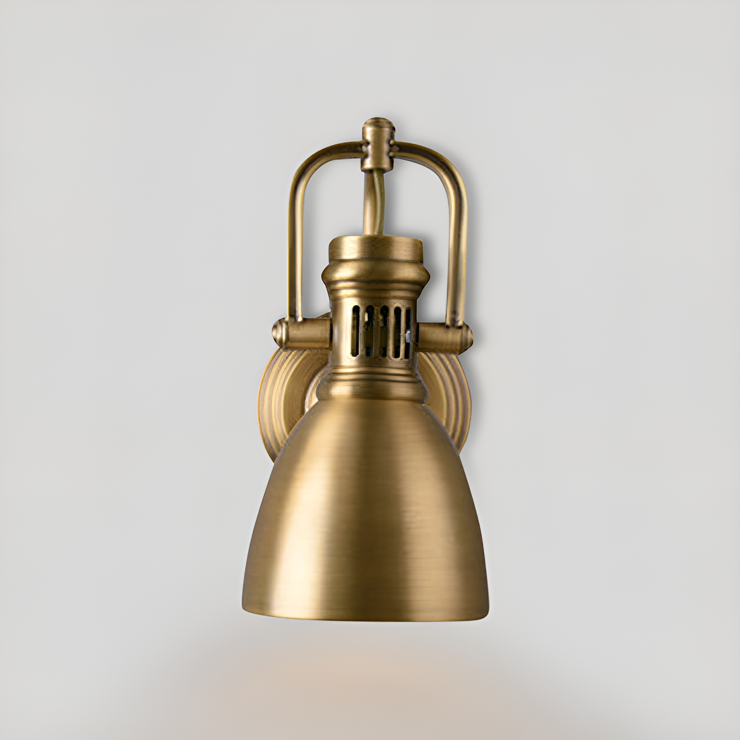 RoyaleGlow Artisan Wall Light with Vintage Brass Finish