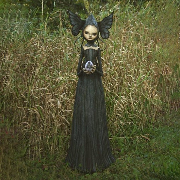 Luxora The Dark and Bizarre Art – Creepy Witch Sculptures