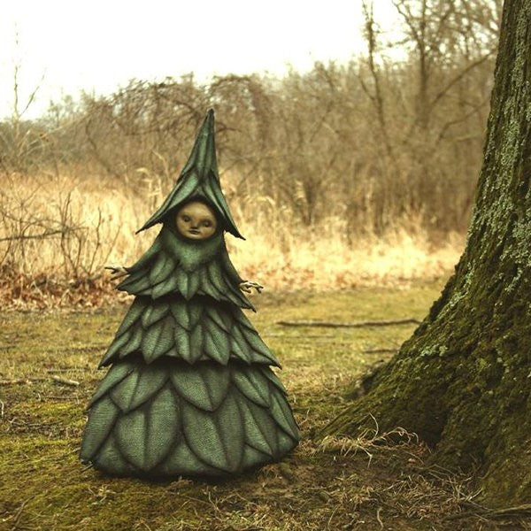 Luxora The Dark and Bizarre Art – Creepy Witch Sculptures