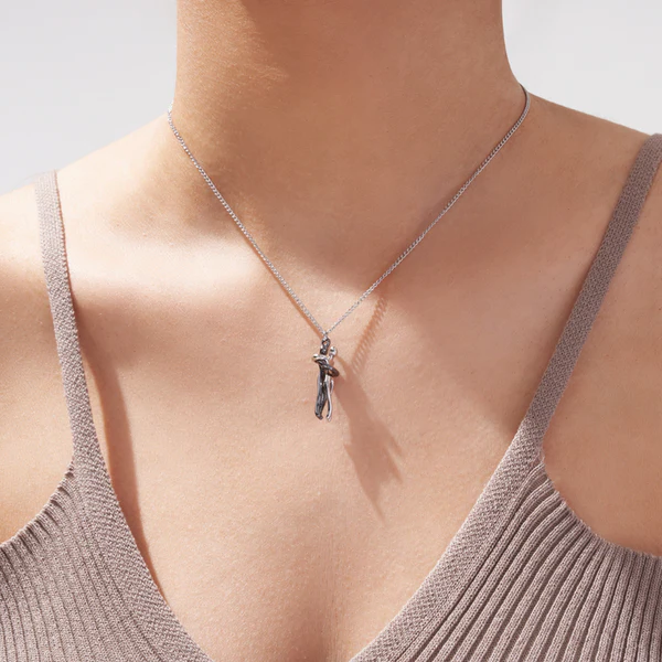 Luxora Hug Necklace - Elegant Jewelry Gift for Loved Ones