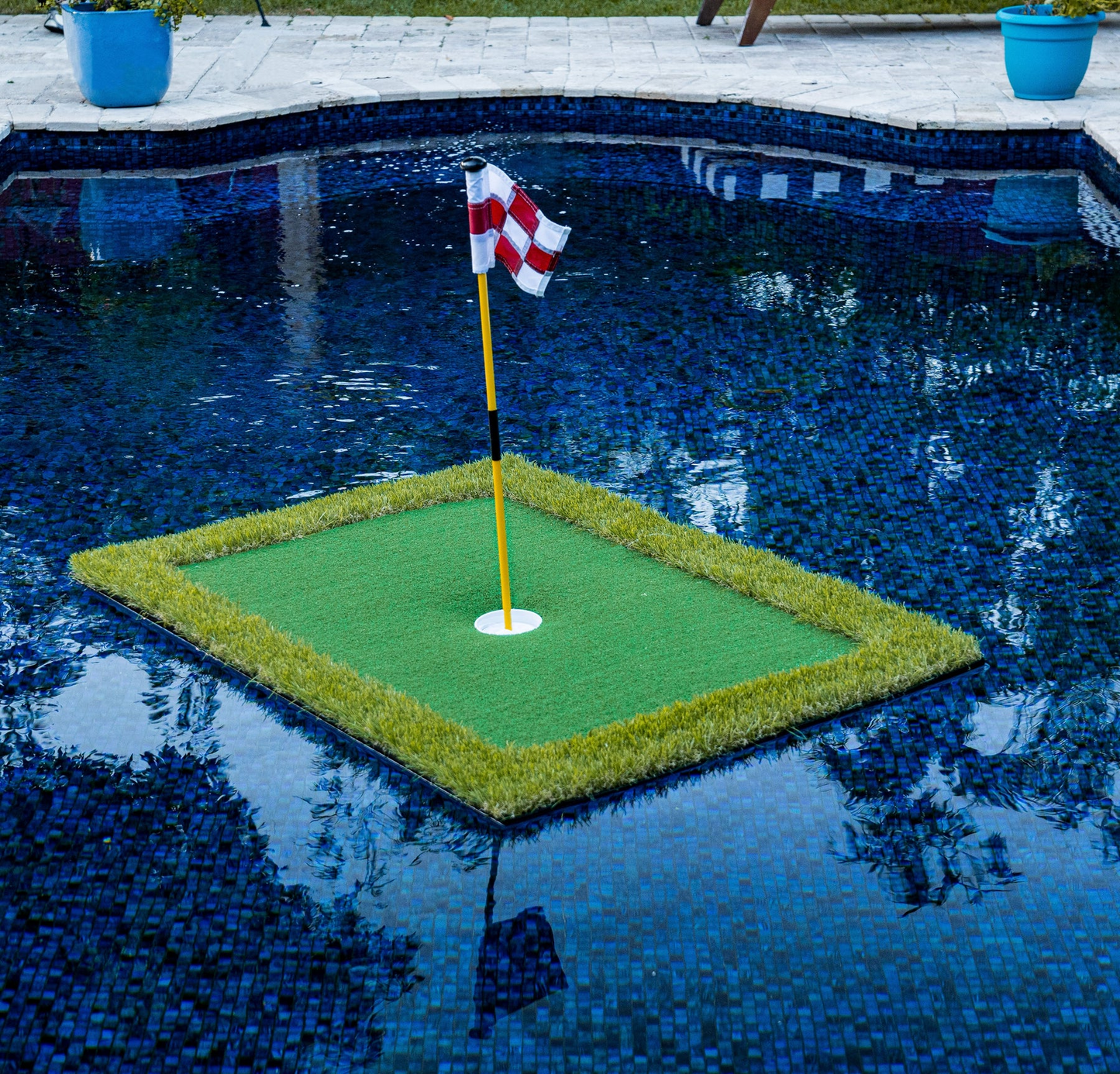 Luxora Floating Golf Putting Green Turf with Floating Balls