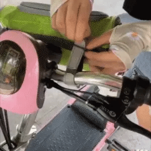 RoyaleGlow Multifunctional Touchscreen Handlebar Bag