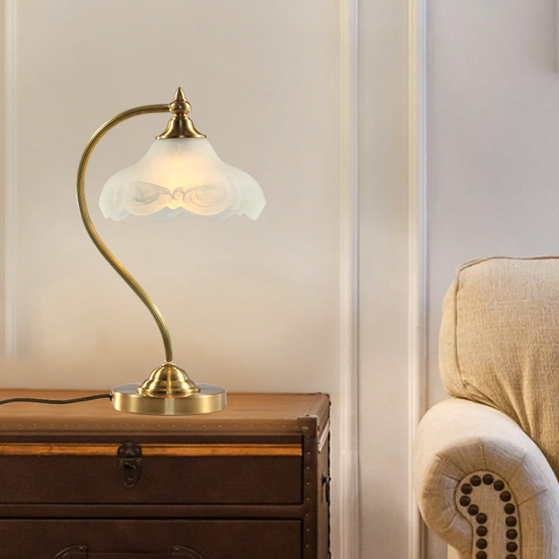 Royelux Modern Brass Accent Lamp with Scalloped Glass Shade