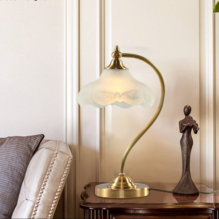 Royelux Modern Brass Accent Lamp with Scalloped Glass Shade