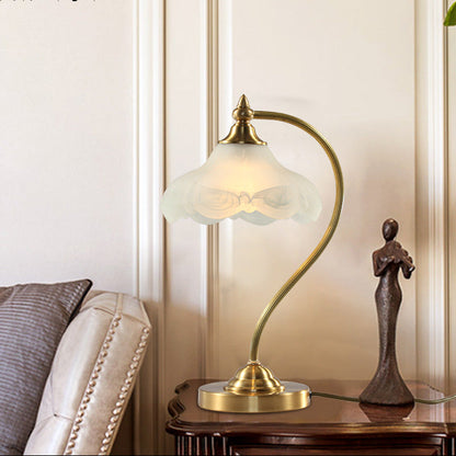 Royelux Modern Brass Accent Lamp with Scalloped Glass Shade