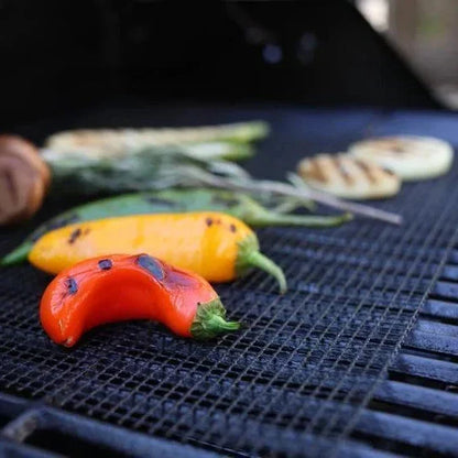 Royaleva Non-Stick Grill Mat for Easy BBQ Cooking