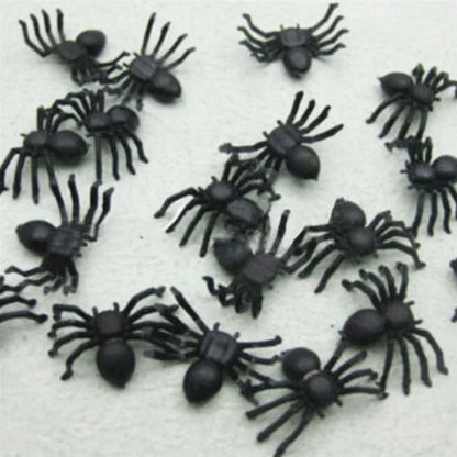 50pcs Halloween Spiders Decorations Small Black Plastic Spiders Haunted House Spider Decoration Simulation Tricky Toy 3