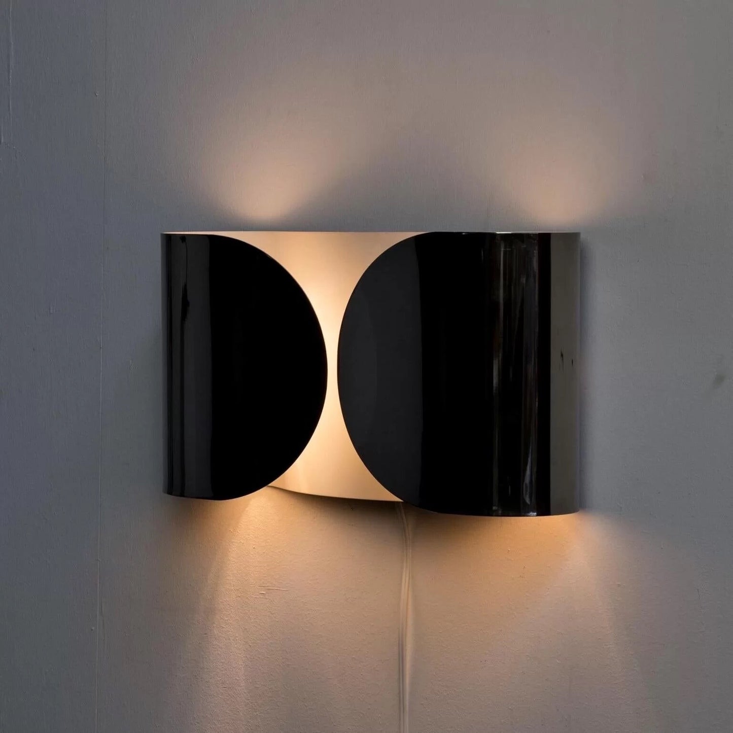LuxRoyale Delicate Italian Simple Led Wall Lamp