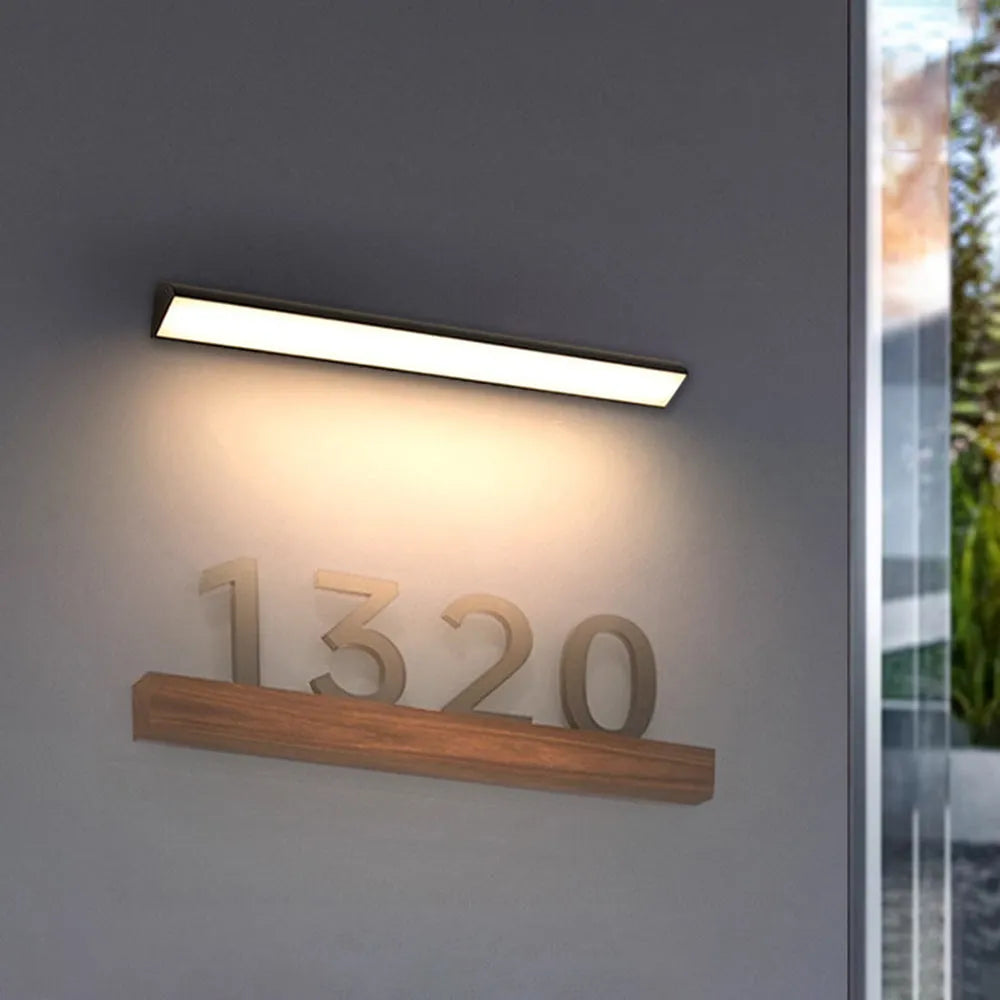 Acrylux | Elegant Modern Waterproof Outdoor Wall Lamp 0