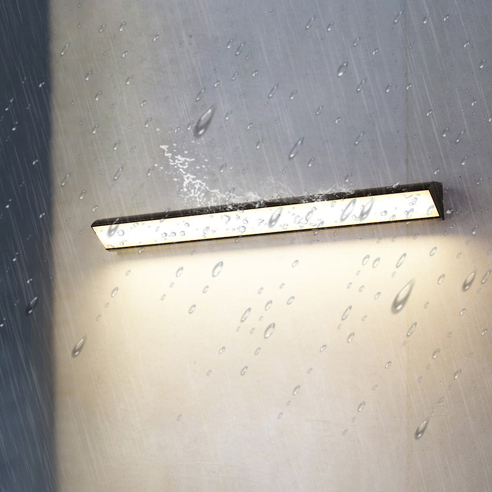 Acrylux | Elegant Modern Waterproof Outdoor Wall Lamp 5