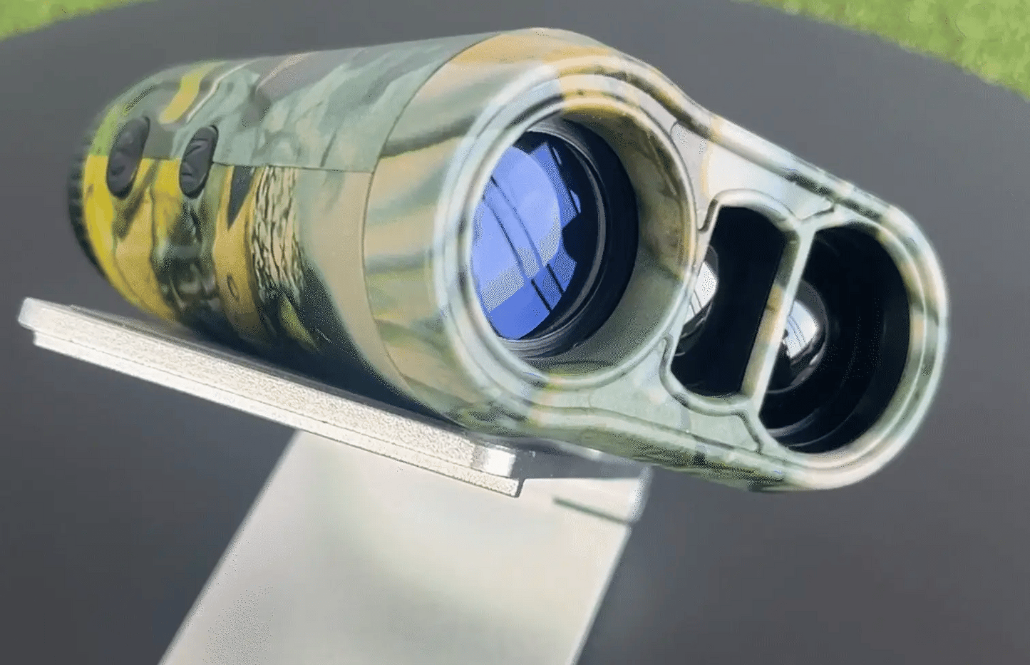 Luxora 3280 Feet Hunting Range Finder with 6.5X Magnification