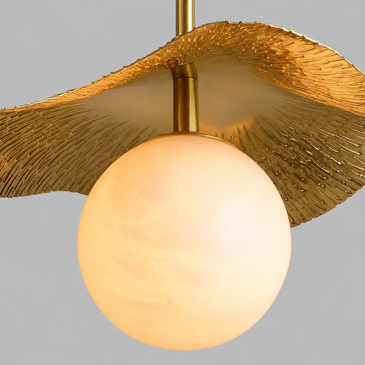 Avelune Leaf Alabaster Pendant Lamp 8