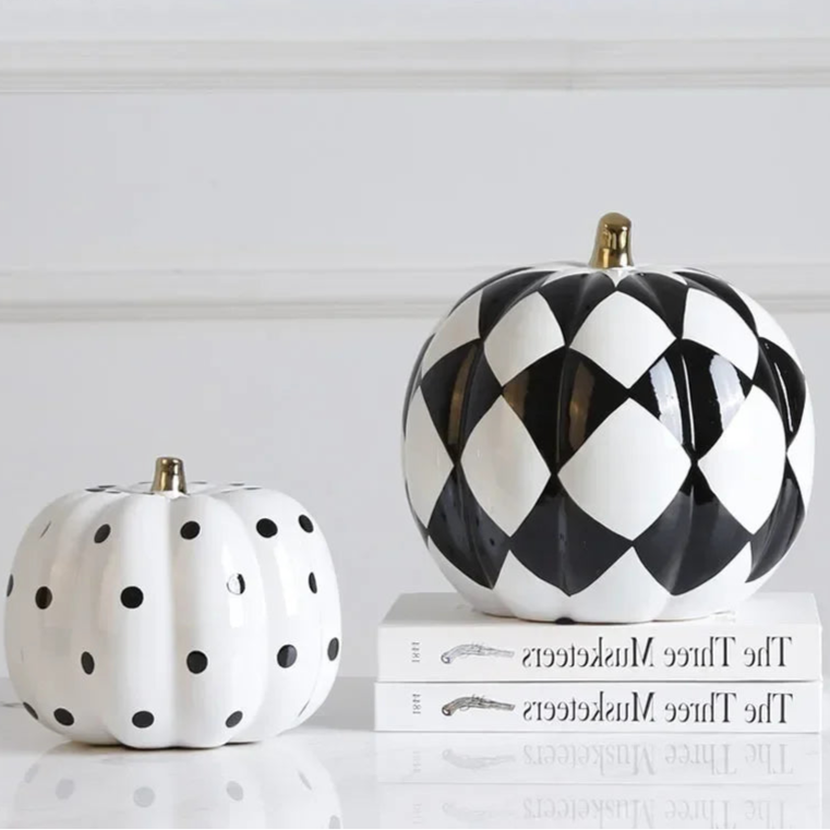 Black White Pumpkin Resin Statuette Ornaments Office Study Desktop Decor Modern Crafts Statue European Room Aesthetic Decor 0