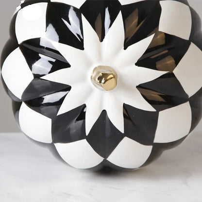 Black White Pumpkin Resin Statuette Ornaments Office Study Desktop Decor Modern Crafts Statue European Room Aesthetic Decor 2