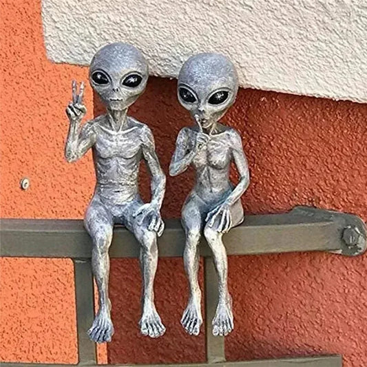Funny Resin Alien Statue Outdoor Garden Decoration UFO Dwarf Sculpture Desktop Home Decor for Halloween Christmas Ornaments 0