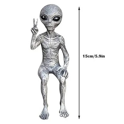 Royallure Funny Resin Alien Statue Garden Outdoor Halloween Home Decor Ornament