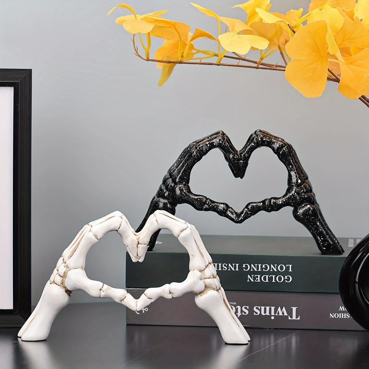 Halloween Skull Finger Heart Statue  in Dark Resin Decor for Spooky Party, Desk & Gift, Cute Horror Figurine 1
