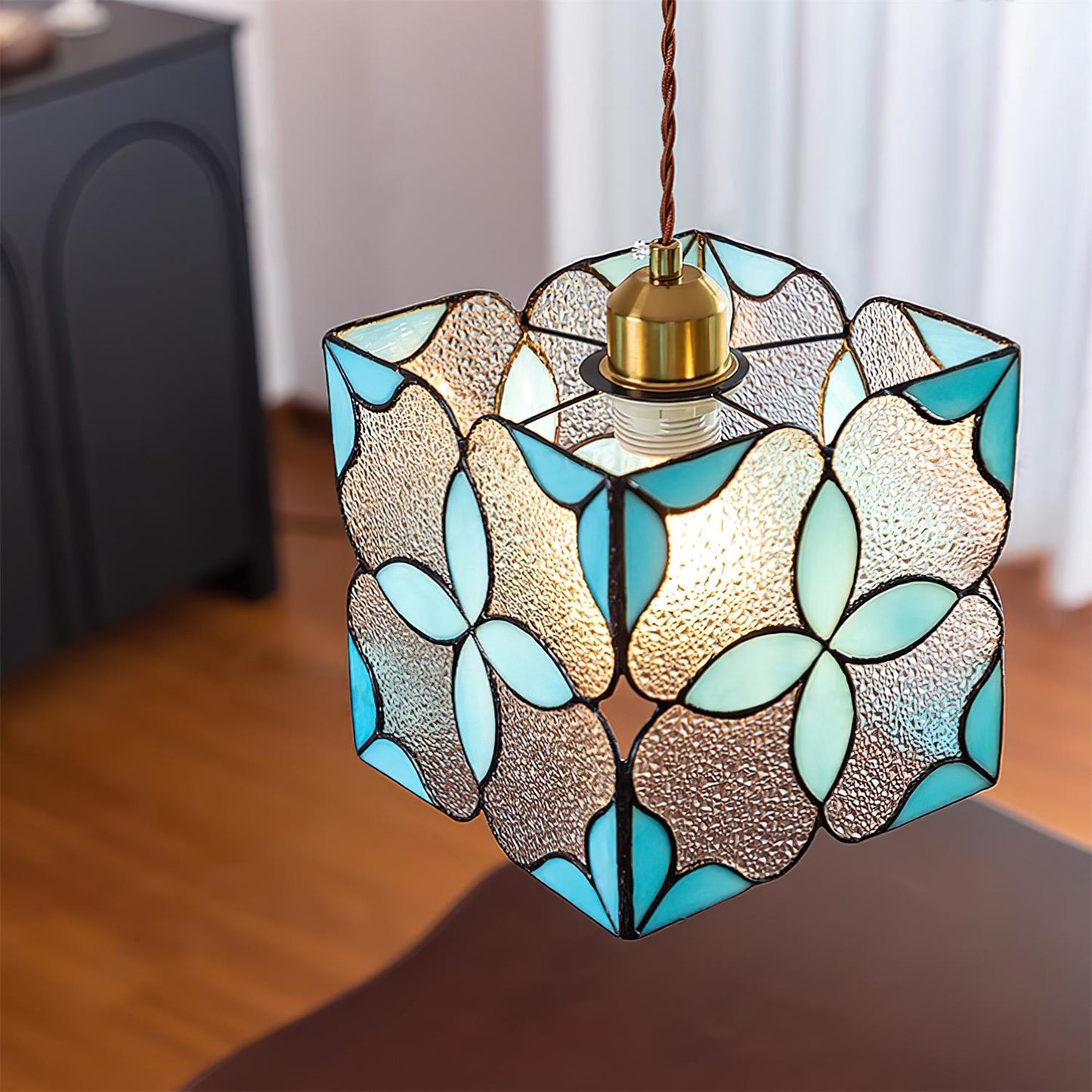 Royaleva Jewel Pendant Lamp – Stained Glass Elegance