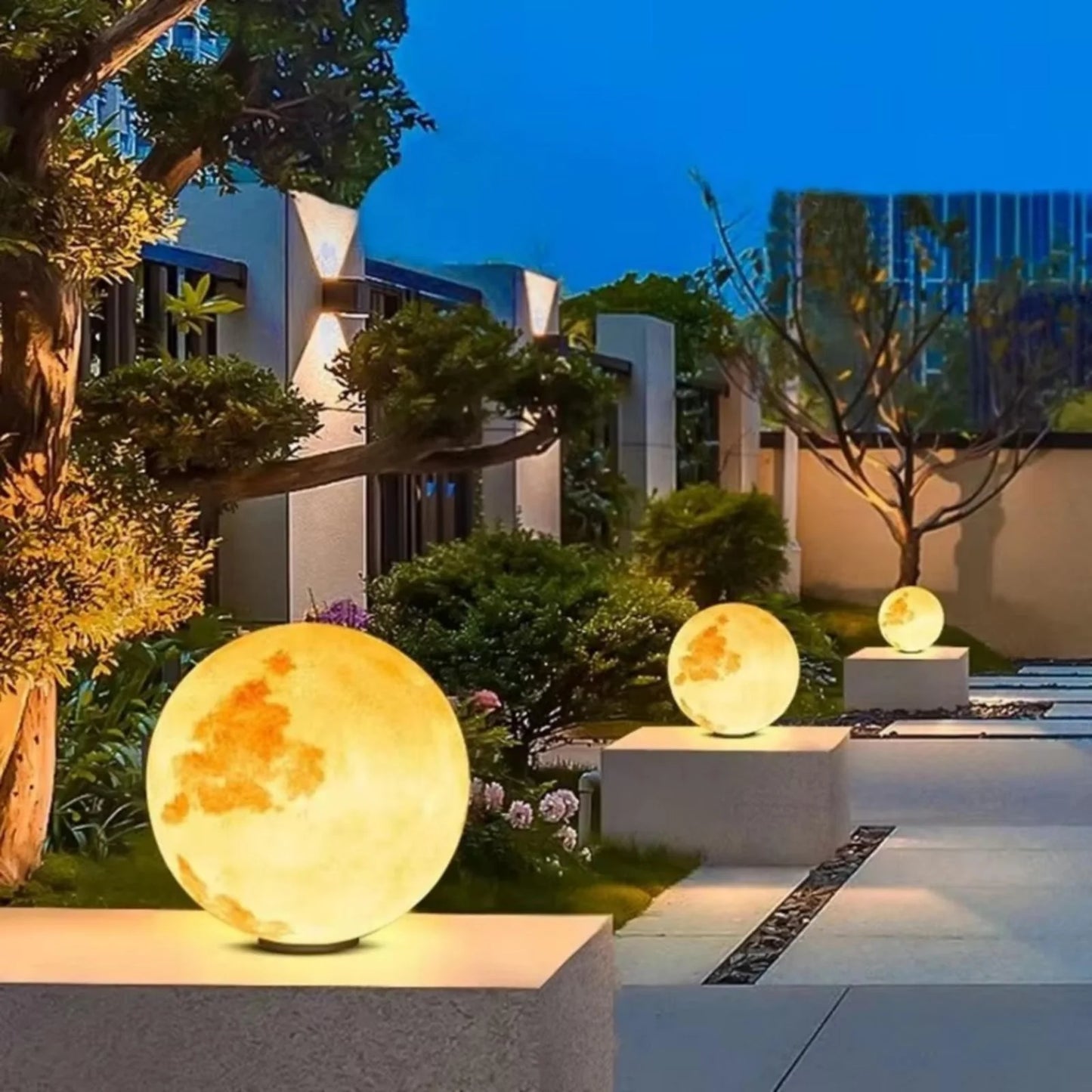 RoyaleGlow Solar Outdoor Moon Globe Light - Resin & Fiberglass Sphere Lamp