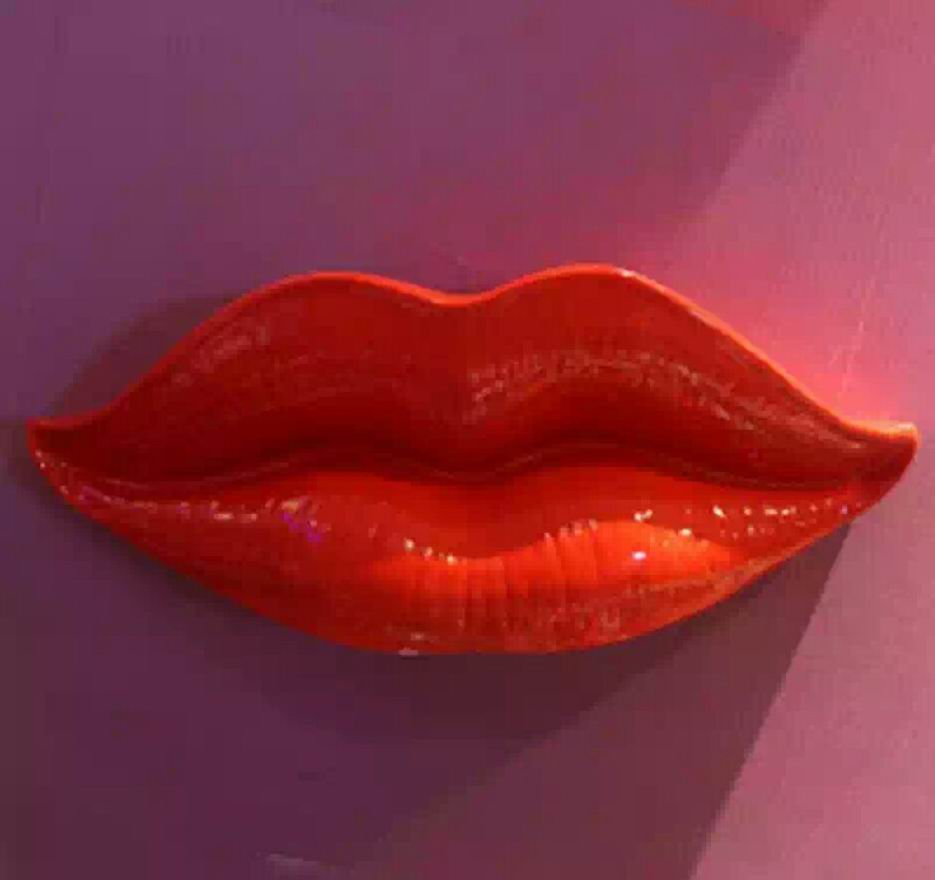 RoyaleGlow Pop Art Lips Wall Sculpture - Modern Glam Room Decor Statement Piece-Royale Basic