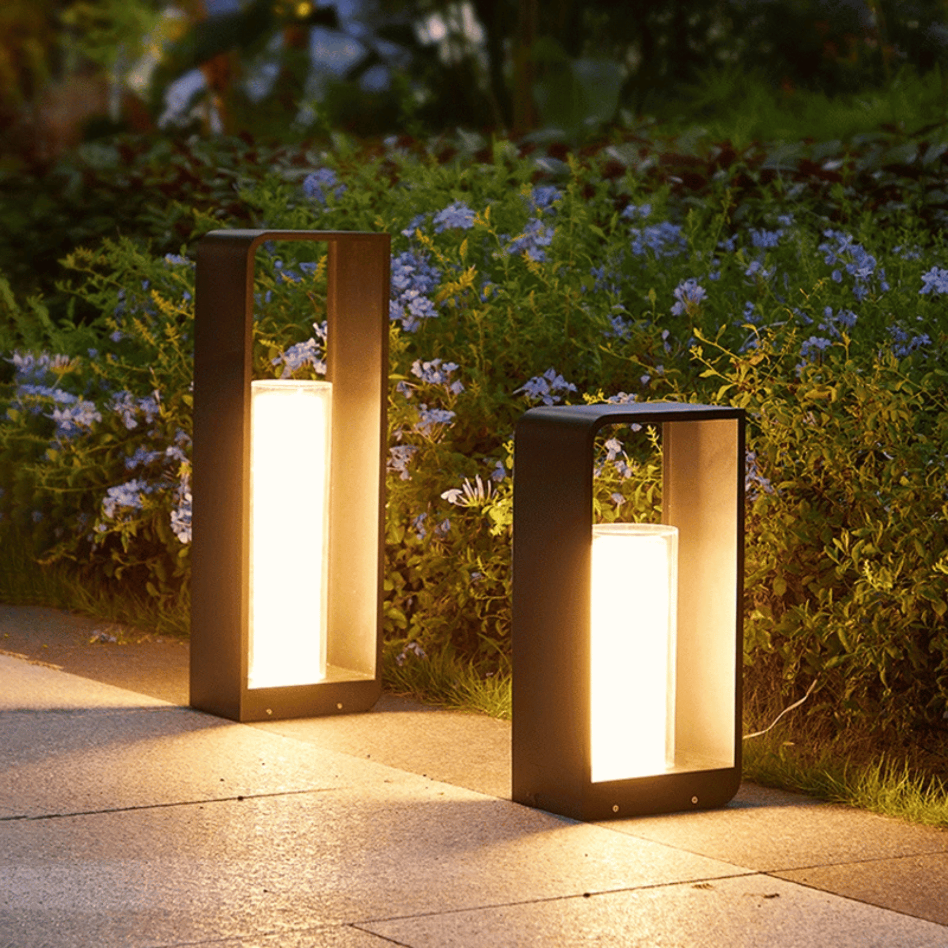 LumoEdge Outdoor LED Lawn Lamp 2