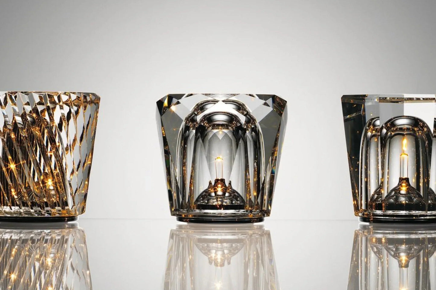 Luxury Rechargeable Diamond Crystal Table Lamp - Lumière Diamond 6