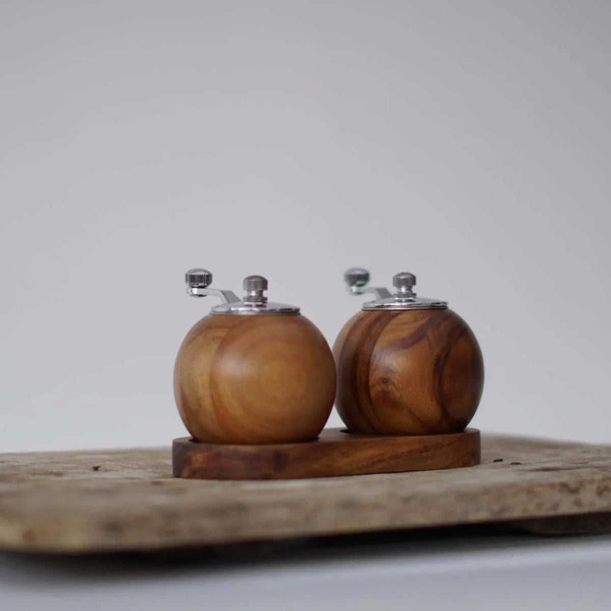 Nordic Salt and Pepper Mill Grinder Set Lattea 3