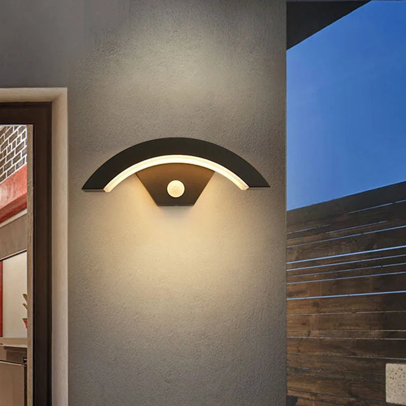 Outdoor Waterproof Infrared Motion Sensor Wall Lamp Garden Minimalist Creative Outdoor Balcony Entrance Moon-Shaped Wall Light 4