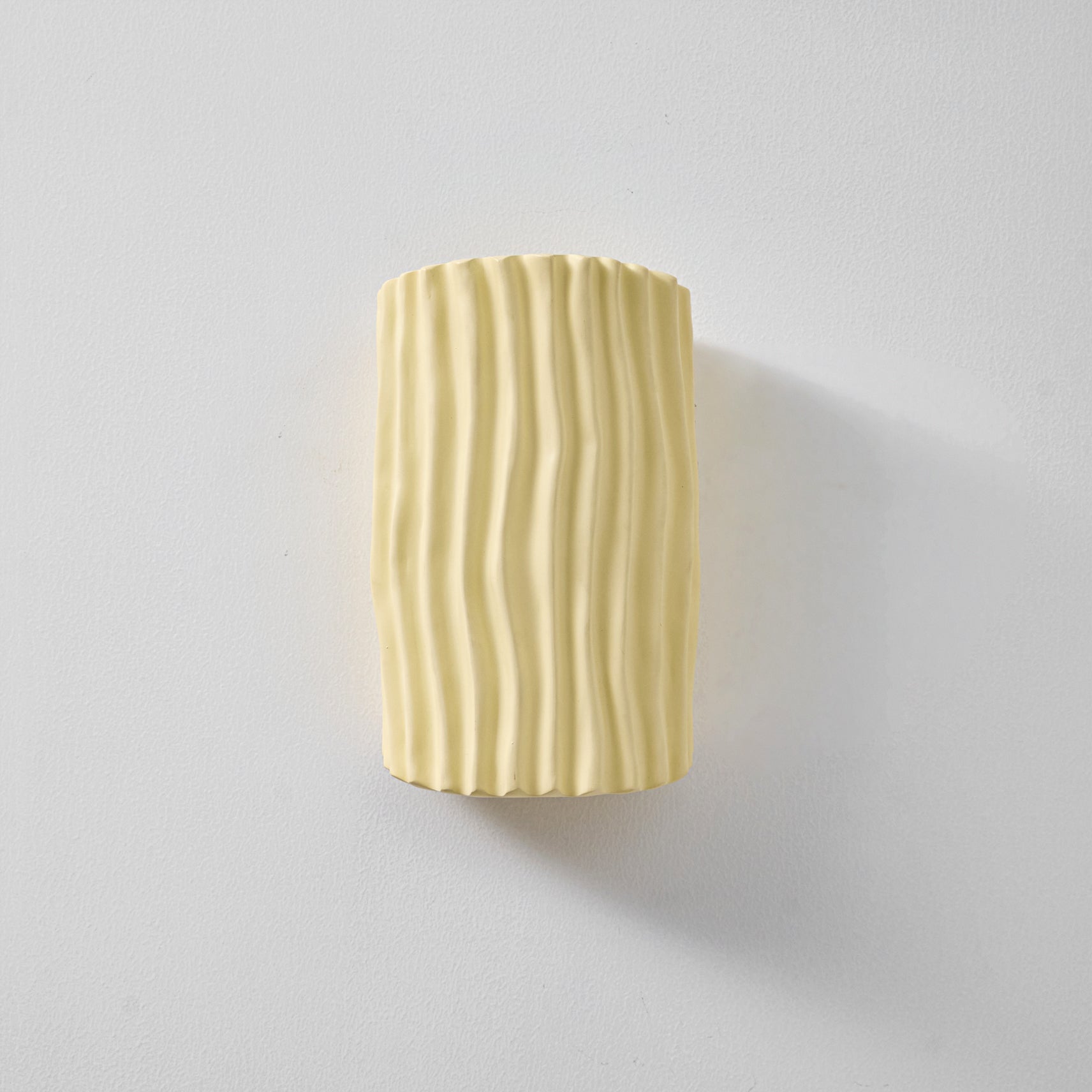 Pleated Resin Wall Lamp 3