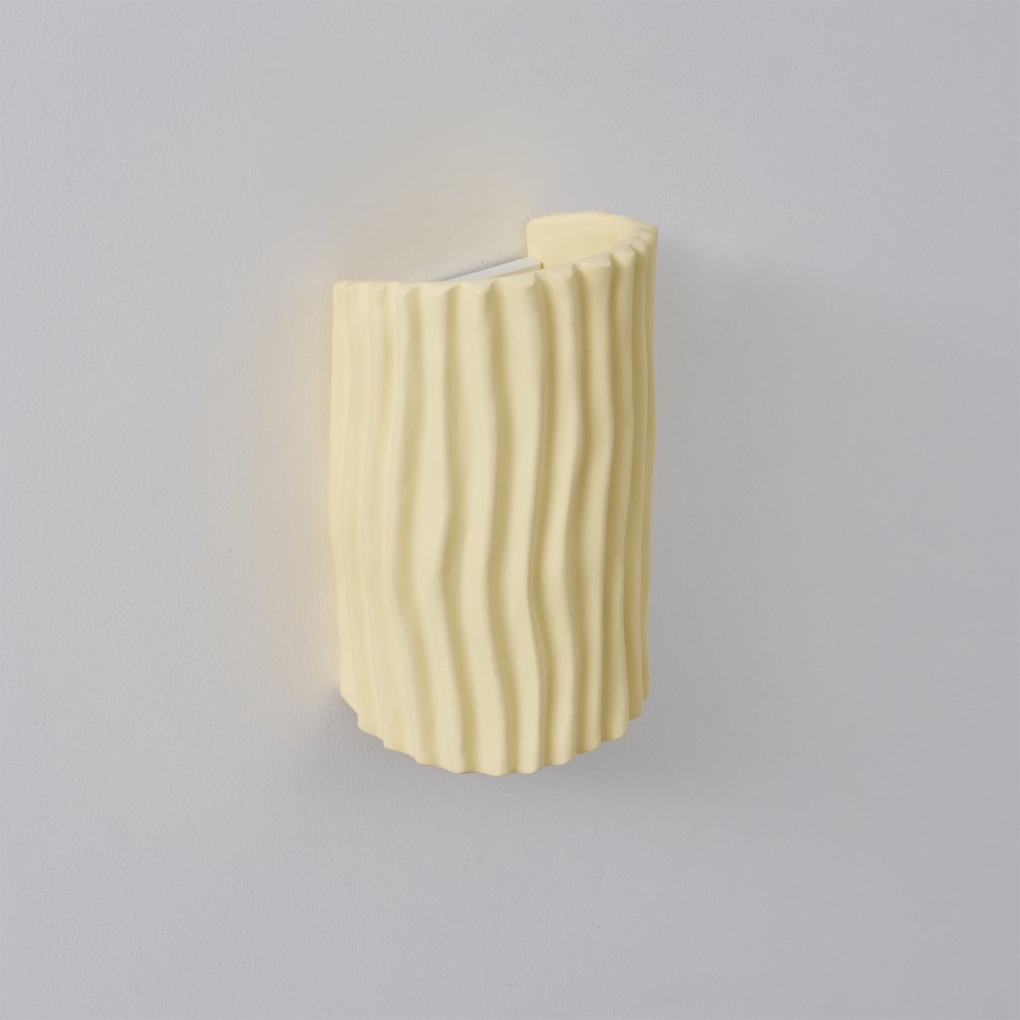 Pleated Resin Wall Lamp 4