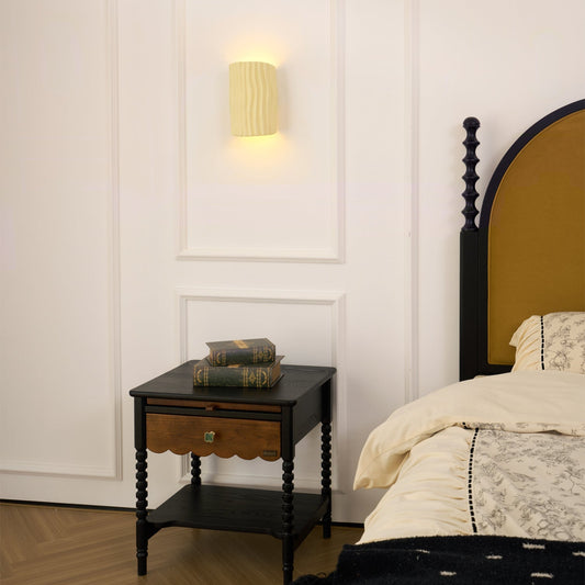 Pleated Resin Wall Lamp 8