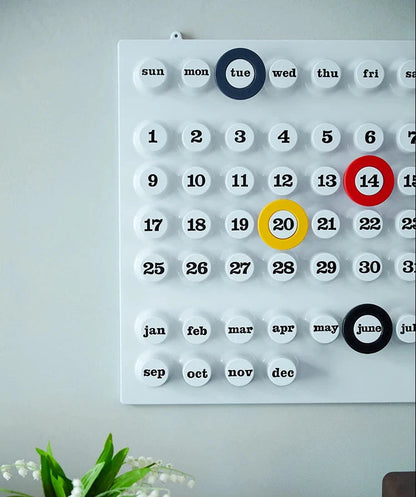 Retro Ring A Date Wall Mounted Calendar 6