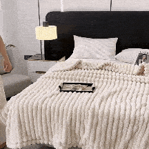 RoyaleGlow Lounging Blanket - Chunky, Breathable Nordic Throw - Ivory / 100x150cm