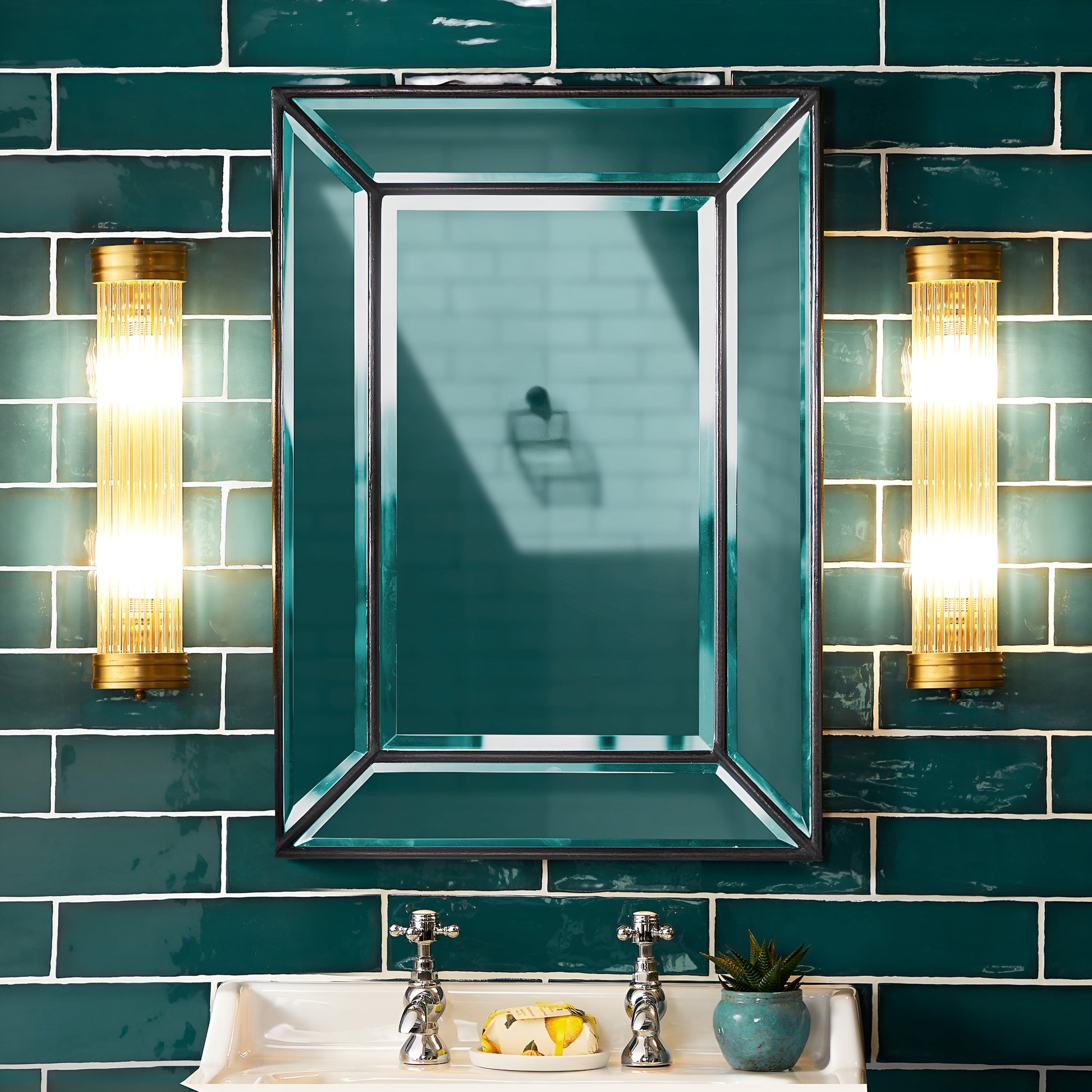 Royallure Art Deco Brass Wall Light Sconce for Bathroom and Living Room Illumination 5