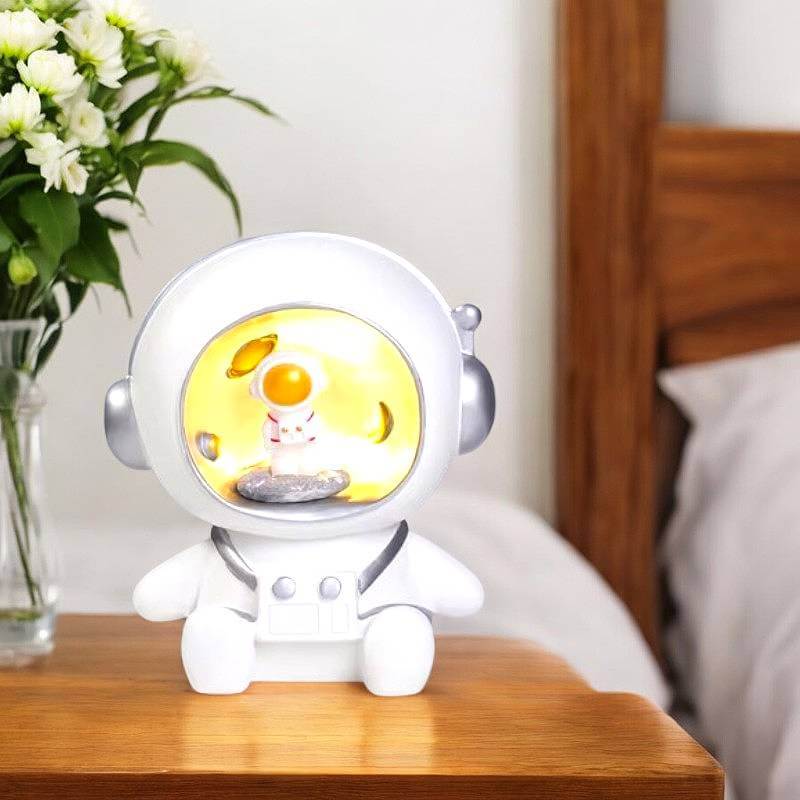 Royallure Astronaut Piggy Bank and Night Lamp for Kids – Space-Themed Design, Dual Functionality, USB or Battery Powered 1