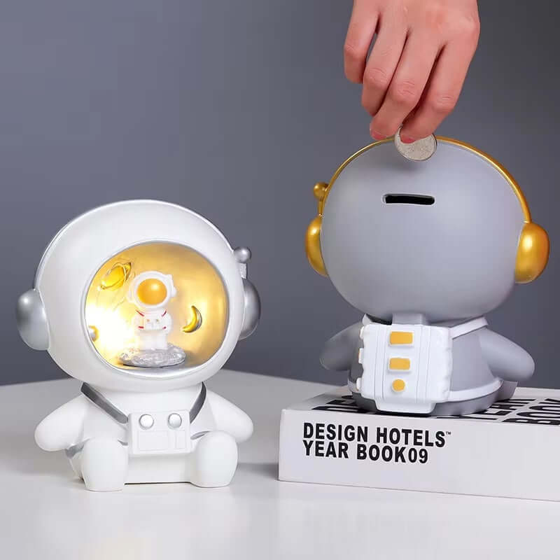 Royallure Astronaut Piggy Bank and Night Lamp for Kids – Space-Themed Design, Dual Functionality, USB or Battery Powered 7