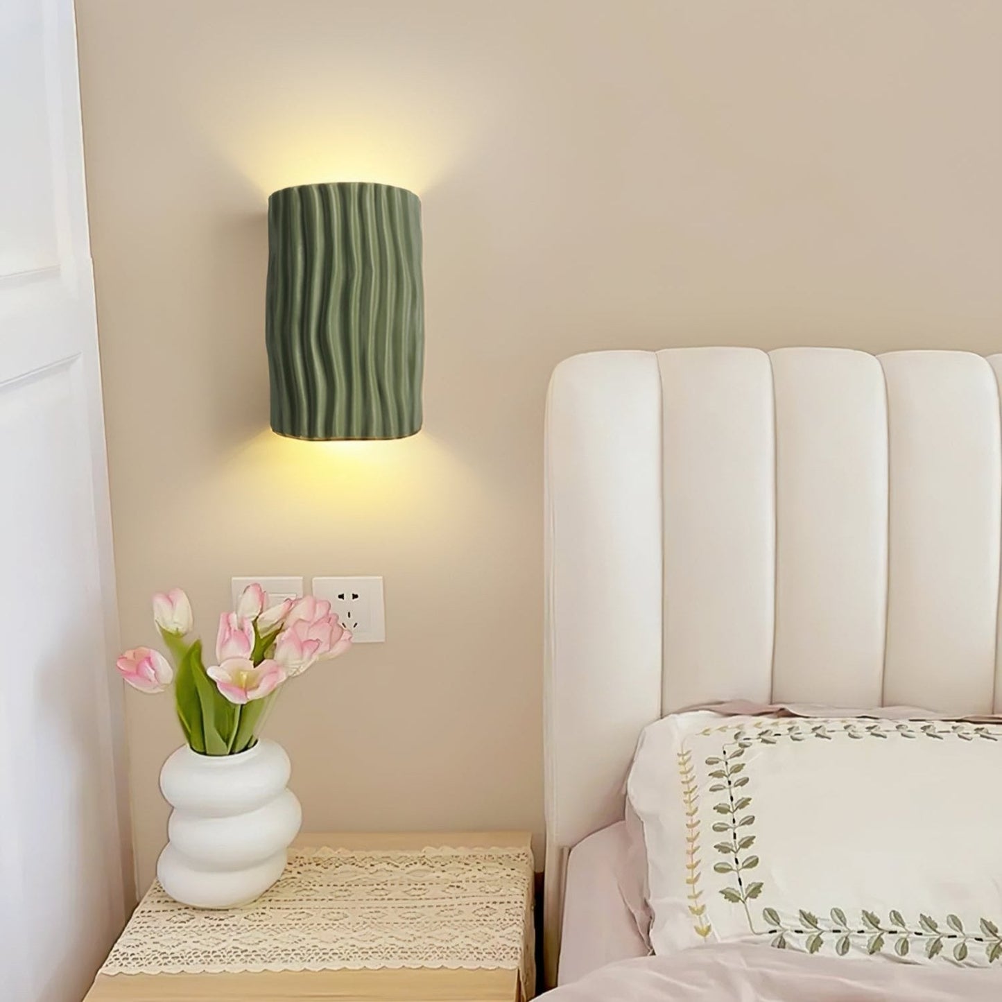 Royallure Japandi Resin Wall Light Sconce - Handcrafted Ceramic Design for Cozy Ambiance 6