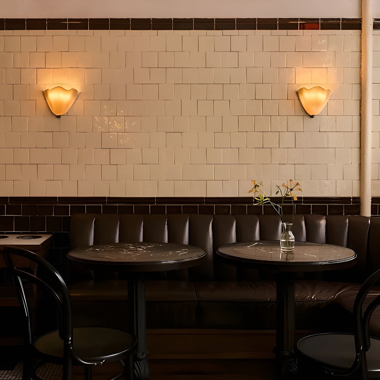 Royallure Retro Stained Glass Wall Sconce with Warm LED Light for Elegant Home Decor 3