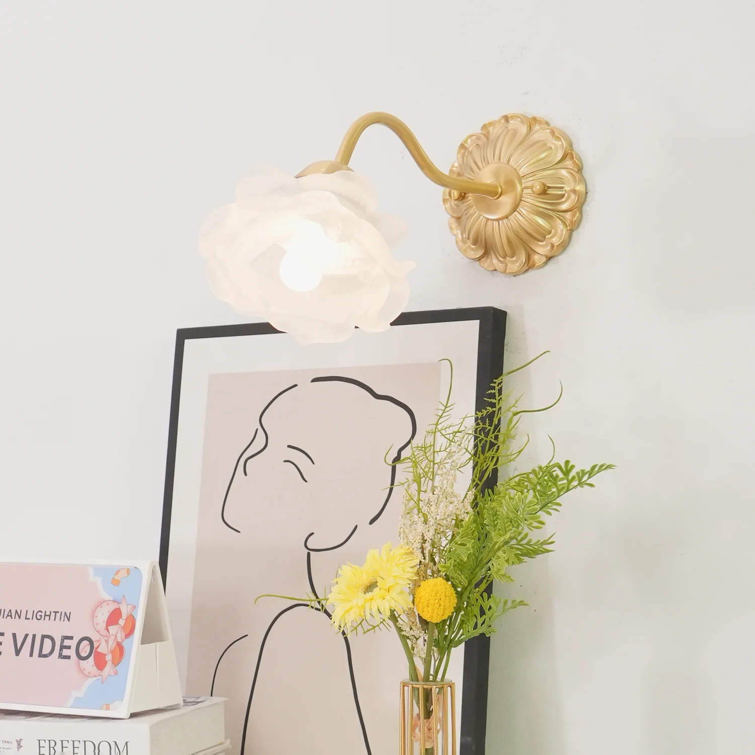 Royallure Vintage Rose Wall Lamp with Hand-Blown Glass and Brass Finish 5